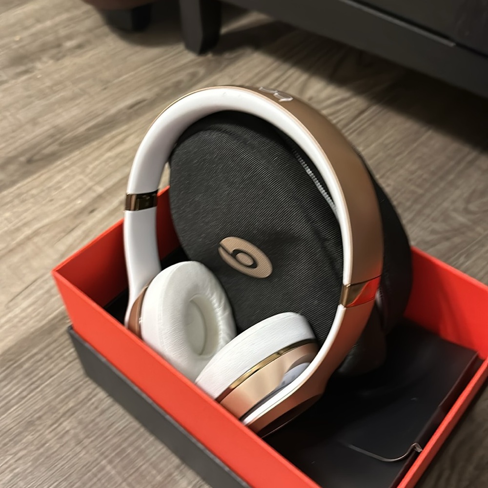 BEATS by Dre